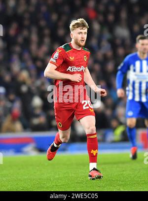 Tommy Doyle of Wolves während des Premier League-Spiels zwischen Brighton und Hove Albion und Wolverhampton Wanderers im American Express Stadium, Brighton, UK - 22. Januar 2024 Foto Simon Dack / Telefoto Images. Nur redaktionelle Verwendung. Kein Merchandising. Für Football Images gelten Einschränkungen für FA und Premier League, inc. Keine Internet-/Mobilnutzung ohne FAPL-Lizenz. Weitere Informationen erhalten Sie bei Football Dataco Stockfoto