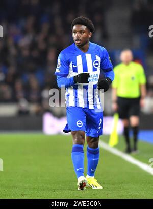 Tariq Lamptey aus Brighton während des Premier League-Spiels zwischen Brighton und Hove Albion und Wolverhampton Wanderers im American Express Stadium, Brighton, UK - 22. Januar 2024 Foto Simon Dack / Telefoto Images. Nur redaktionelle Verwendung. Kein Merchandising. Für Football Images gelten Einschränkungen für FA und Premier League, inc. Keine Internet-/Mobilnutzung ohne FAPL-Lizenz. Weitere Informationen erhalten Sie bei Football Dataco Stockfoto