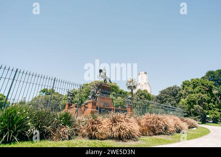 Denkmal von General San Martin in Buenos Aires, Argentinien - 2. dezember 2023. Hochwertige Fotos Stockfoto