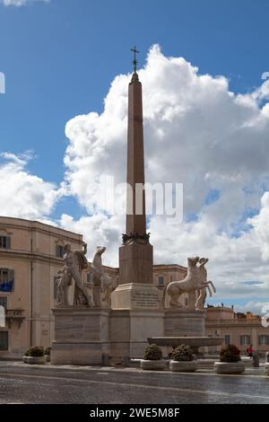 Der Obelisk des Quirinals (Obelisco del Quirinale) ist einer der Obelisken, die am Eingang zum Mausoleum des Augustus standen. Sie ist derzeit r Stockfoto