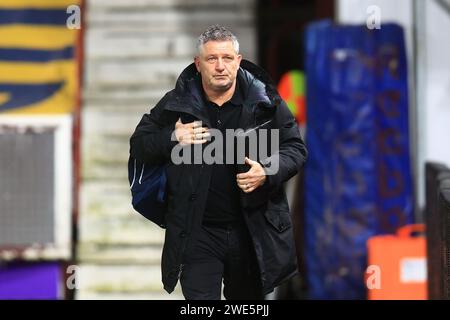 23. Januar 2024; Tynecastle Park, Edinburgh, Schottland: Scottish Premiership Football, Hearts versus Dundee; Dundee-Manager Tony Docherty kommt vor dem Spiel in Tynecastle an Stockfoto
