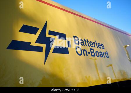 Schild Batterien an Bord der neuen batteriebetriebenen merseyrail-Züge liverpool, merseyside, england, großbritannien Stockfoto