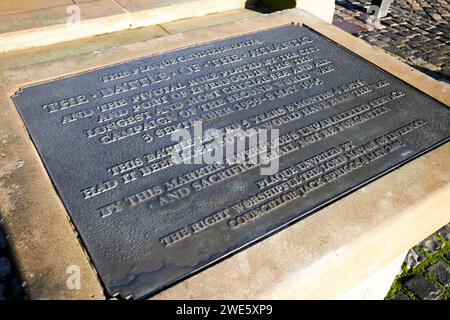 Gedenktafel zum Gedenken an die Schlacht am atlantik bei liverpool Cenotaph vor der St. georges Hall liverpool, merseyside, england, großbritannien Stockfoto