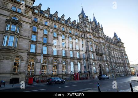 radisson Red liverpool Hotel im alten nordwestlichen Hotelgebäude ehemaliges historisches Eisenbahnhotel liverpool, merseyside, england, großbritannien Stockfoto