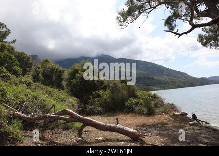 Menschen in Icmeler Beach in Dilek Peninsula National Park, Türkei Stockfoto