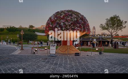 Großer Blumenstrauß in Katara Doha, Katar, registriert in den Guinness-Weltrekorden, die vom Ministerium für Gemeinde eingeweiht wurden Stockfoto