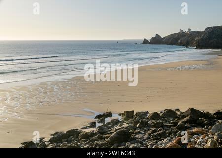 Frankreich, Bretagne, leerer Strand Plage de Pen Hut Stockfoto