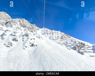 Österreich, Tirol, Hafelekarspitze von der Seilbahn aus gesehen Stockfoto