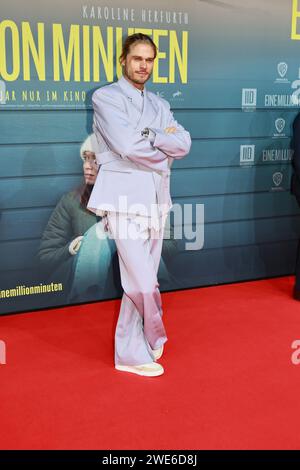 23.01.2024, Berlin, Deutschland, Rúrik Gíslason besucht die Weltpremiere „EINE MILLION MINUTEN“ (EINE Million Minuten) im Zoo Palast am 23. Januar 2024 in Berlin. Regie: Christopher Doll Stockfoto