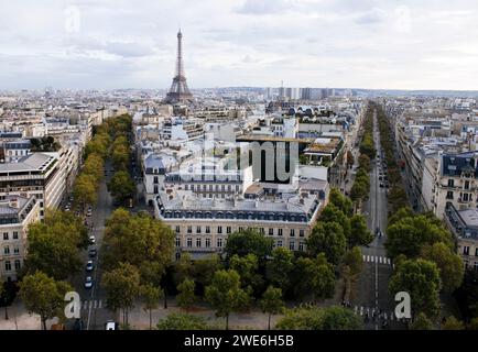 Stadtblick mit Eiffelturm in Paris, Frankreich Stockfoto