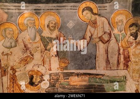 268 Fresko der Heiligen Himmelfahrt von Trpo aus dem Jahr 1806 n. Chr. an einer der Mauer der Heiligen Erzengelskirche, dem Kloster Saint Naum. Ohrid-Nordmazedonien. Stockfoto