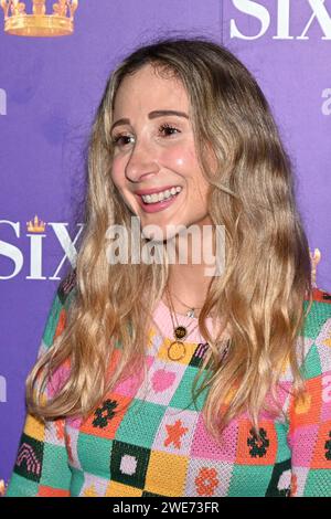 London, Großbritannien. Januar 2024. Jess Qualter nimmt an The Red Carpet: Gala Night for the Six the Musical im Vaudeville Theatre in London Teil. Quelle: Siehe Li/Picture Capital/Alamy Live News Stockfoto