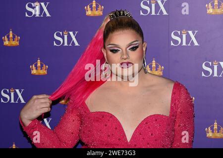London, Großbritannien. Januar 2024. Hannah Conda nimmt an The Red Carpet: Gala Night for the Six the Musical im Vaudeville Theatre in London Teil. Quelle: Siehe Li/Picture Capital/Alamy Live News Stockfoto
