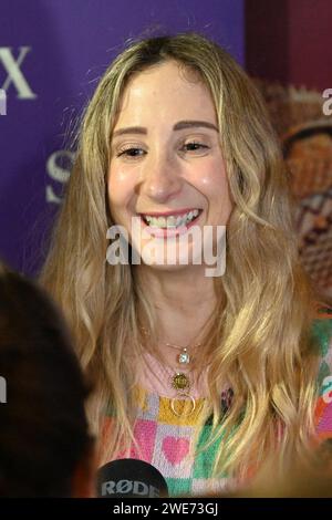 London, Großbritannien. Januar 2024. Jess Qualter nimmt an The Red Carpet: Gala Night for the Six the Musical im Vaudeville Theatre in London Teil. Quelle: Siehe Li/Picture Capital/Alamy Live News Stockfoto
