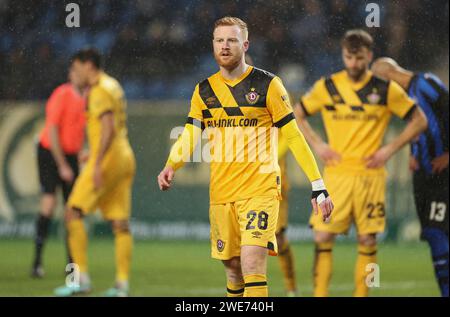 Mannheim, Deutschland. Januar 2024. 23.01.2024, Fußball 3. Liga, SV Waldhof Mannheim - SG Dynamo Dresden, Emspor, Bespor, sespor, v.l., PAUL WILL (SG DYNAMO DRESDEN) DFL/DFB-VORSCHRIFTEN VERBIETEN DIE VERWENDUNG VON FOTOGRAFIEN ALS BILDSEQUENZEN UND/ODER QUASI-VIDEO. Xdcx Credit: dpa/Alamy Live News Stockfoto