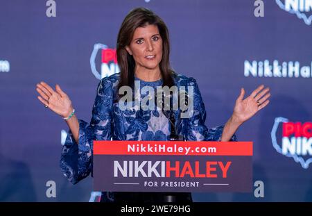 Concord, Usa. Januar 2024. Nikki Haley's, Gouverneur und republikanischer Präsidentschaftskandidat von South Carolina, spricht bei ihrer Wahlnacht-Partei, nachdem der ehemalige Präsident Donald J. Trump am 23. Januar 2024 in Concord, New Hampshire, zum Sieger erklärt wurde. Der ehemalige Präsident Donald J. Trump wurde vor 21 Uhr zum Sieger der republikanischen Vorwahl erklärt. Foto: Amanda Sabga/UPI Credit: UPI/Alamy Live News Stockfoto