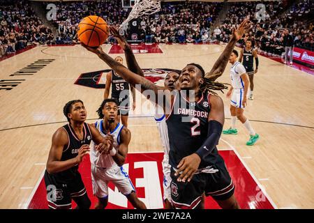 23. Januar 2024: South Carolina Gamecocks Stürmer B.J. Mack (2) schießt gegen die Kentucky Wildcats im SEC Basketball Matchup in der Colonial Life Arena in Columbia, SC. (Scott Kinser/CSM) Stockfoto