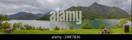 Raststätte am Ledrosee, Ledrosee, Bergsee, Gardasee, Trentino, Italien Stockfoto