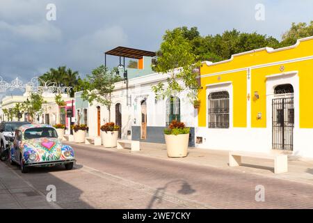 Die 47. Straße (Calle 47) im historischen Zentrum von Merida, Yucatan, Mexiko Stockfoto