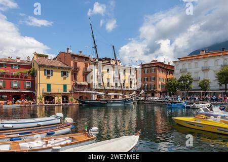 Hafen von Malcesine, Porto di Malcesine, Malcesine, Provinz Verona, Veneto, Italien Stockfoto