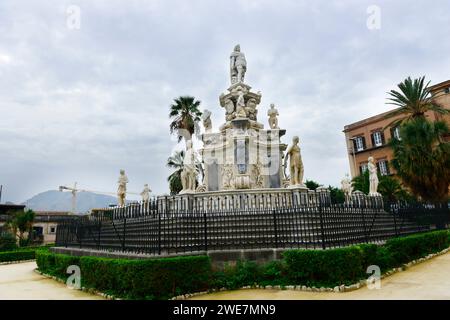 Denkmal des Teatro Marmoreo in Palermo, Sizilien, Italien. Stockfoto