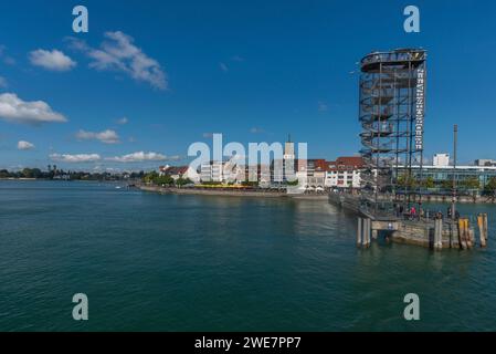 Stadtbild, Seepromenade, Aussichtsturm Moleturm, Kirchturm, St.. Nikolaikirche Friedrichshafen am Bodensee, Baden-Württemberg Stockfoto