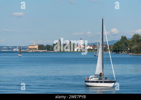 Langenargen am Bodensee, Stadtansicht, Schloss Montfort, maurischer Architekturstil, Turm, halbinsel, St. Martin's Church, Segelboote Stockfoto