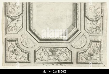 Hälfte der rechteckigen Decke, Nicolas Pierre Loir, 1634 - 1716 Druck in der Mitte eine Fläche mit Wolken, der Rand ist in Tafeln unterteilt, die unter anderem mit Blattreben und Masken verziert sind. Aus der zweiten Ausgabe. Druckerei: Frankreich (evtl.) nach eigenem Entwurf von: Frankreich (evtl.) Verlag: Paris Papierätzung Stockfoto
