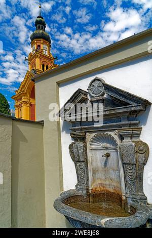 Klostermauer, Brunnen, Stiftskirche Wilten Stockfoto