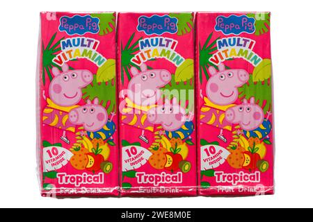 3 drei Kartons Peppa Pig Multi Vitamin Tropical Fruit Drink isoliert auf weißem Hintergrund Stockfoto