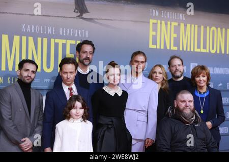 23. Januar 2024, Berlin, Bezirk Charlottenburg, Deutschland: Berlin: Uraufführung von „eine Million Minuten“ im Zoopalast. (Kreditbild: © Simone Kuhlmey/Pacific Press via ZUMA Press Wire) NUR REDAKTIONELLE VERWENDUNG! Nicht für kommerzielle ZWECKE! Stockfoto