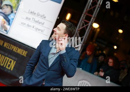 23. Januar 2024, Berlin, Bezirk Charlottenburg, Deutschland: Berlin: Uraufführung von „eine Million Minuten“ im Zoopalast. (Kreditbild: © Simone Kuhlmey/Pacific Press via ZUMA Press Wire) NUR REDAKTIONELLE VERWENDUNG! Nicht für kommerzielle ZWECKE! Stockfoto