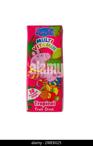 Karton mit Peppa Pig Multi Vitamin Tropical Fruit Drink isoliert auf weißem Hintergrund Stockfoto