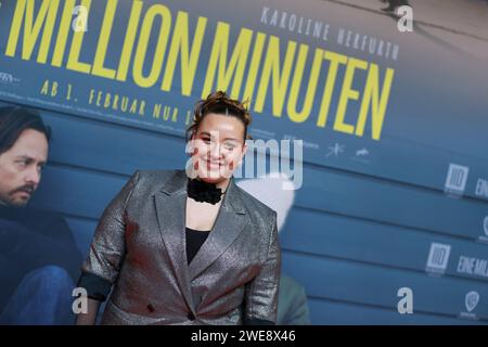 23. Januar 2024, Berlin, Bezirk Charlottenburg, Deutschland: Berlin: Uraufführung von „eine Million Minuten“ im Zoopalast. (Kreditbild: © Simone Kuhlmey/Pacific Press via ZUMA Press Wire) NUR REDAKTIONELLE VERWENDUNG! Nicht für kommerzielle ZWECKE! Stockfoto