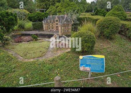 France Miniature, Elancourt, Frankreich, 08.19.2023, Park Touristenattraktion, Chateau D'Azay le Rideau Stockfoto