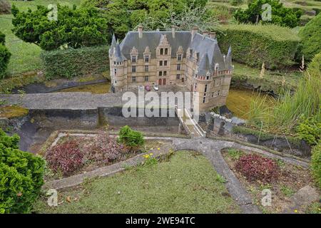 France Miniature, Elancourt, Frankreich, 08.19.2023, Park Touristenattraktion, Chateau D'Azay le Rideau Stockfoto