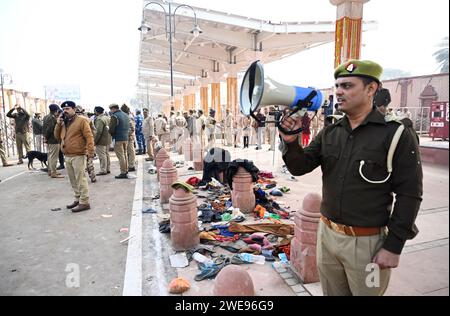 Ayodhya, Indien. Januar 2024. AYODHYA, INDIEN - 23. JANUAR: UP Polizei appelliert an Menschen, Ayodhya heute nicht zu besuchen Uttar Pradesh Indien am Dienstag, 23. Januar 2024. (Foto: Deepak Gupta/Hindustan Times/SIPA USA) Credit: SIPA USA/Alamy Live News Stockfoto