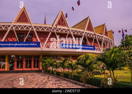 Chaktomuk Theater & Conference Hall, Architektur von Vann Molyvann. Phnom Penh, Kambodscha. Kredit: Kraig lieb Stockfoto