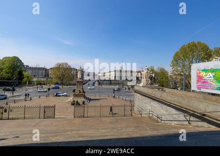 TURIN (TURIN), ITALIEN, 11. APRIL 2023 - Blick auf Turin von der Kirche Gran Madre di Dio in Turin (Turin), Piemont, Italien Stockfoto