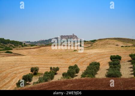 Landschaft in der Nähe von Aliano und Craco, in der Provinz Matera, Basilicata, Italien Stockfoto