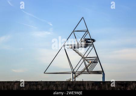 Bottrop, Nordrhein-Westfalen, Deutschland - Tetraeder, das Emscherblick-Spoil-Tip-Event, ist eine zugängliche Aussichtsterrasse in Form einer dreiseitigen Aussichtsterrasse Stockfoto