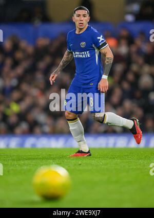 23. Januar 2024: Chelsea gegen Middlesbrough – Halbfinale des EFL Cup – Stamford Bridge. Chelsea's Enzo Fernandez in Aktion. Bild : Mark Pain / Alamy Live News Stockfoto