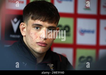 Cardiff, Großbritannien. Januar 2024. Dafydd Jenkins, der Kapitän des Wales Rugby-Teams, spricht vor diesem Jahr mit den Medien Guinness Six Nations. Pressekonferenz des Wales Rugby-Teams, Vale of Glamorgan am Mittwoch, den 24. Januar 2024. bild von Andrew Orchard/Andrew Orchard Sportfotografie/Alamy Live News Credit: Andrew Orchard Sportfotografie/Alamy Live News Stockfoto