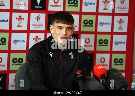 Cardiff, Großbritannien. Januar 2024. Dafydd Jenkins, der Kapitän des Wales Rugby-Teams, spricht vor diesem Jahr mit den Medien Guinness Six Nations. Pressekonferenz des Wales Rugby-Teams, Vale of Glamorgan am Mittwoch, den 24. Januar 2024. bild von Andrew Orchard/Andrew Orchard Sportfotografie/Alamy Live News Credit: Andrew Orchard Sportfotografie/Alamy Live News Stockfoto