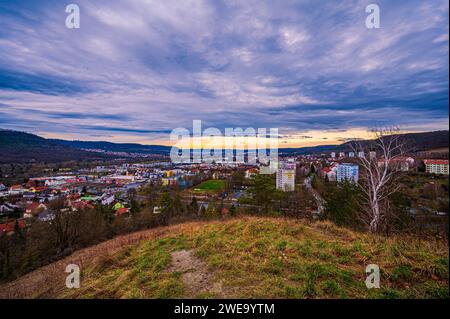 Blick Über Jena Von Heiligenberg Mit Dicken Regenwolken Im Himmel, Jena, Thüringen, Deutschland Stockfoto