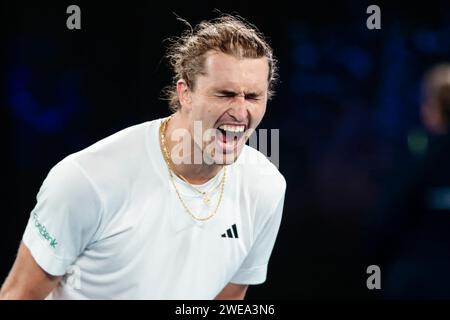 Melbourne, Australien, 24. Januar 2024. Der deutsche Tennisspieler Alexander Zverev bejubelt beim Australian Open Tennis Grand Slam 2024 im Melbourne Park. Foto: Frank Molter/Alamy Live News Stockfoto