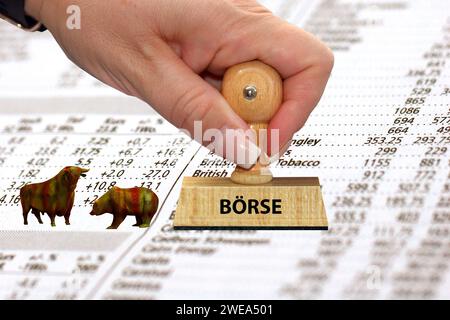 Bulle und Bär auf einer Liste mit Aktien, Stempel, Börse, Stockfoto