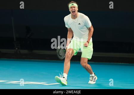 Melbourne, Australien, 24. Januar 2024. Der deutsche Tennisspieler Alexander Zverev bejubelt beim Australian Open Tennis Grand Slam 2024 im Melbourne Park. Foto: Frank Molter/Alamy Live News Stockfoto