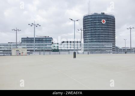 Düsseldorf, Deutschland. Januar 2024. Ansicht des Hauptsitzes des Mobilfunkanbieters Vodafone, des Vodafone Campus. Quelle: Rolf Vennenbernd/dpa/Alamy Live News Stockfoto