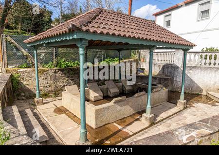 A Ponte Ulla, Spanien. Traditioneller öffentlicher Waschplatz in einem Dorf Stockfoto